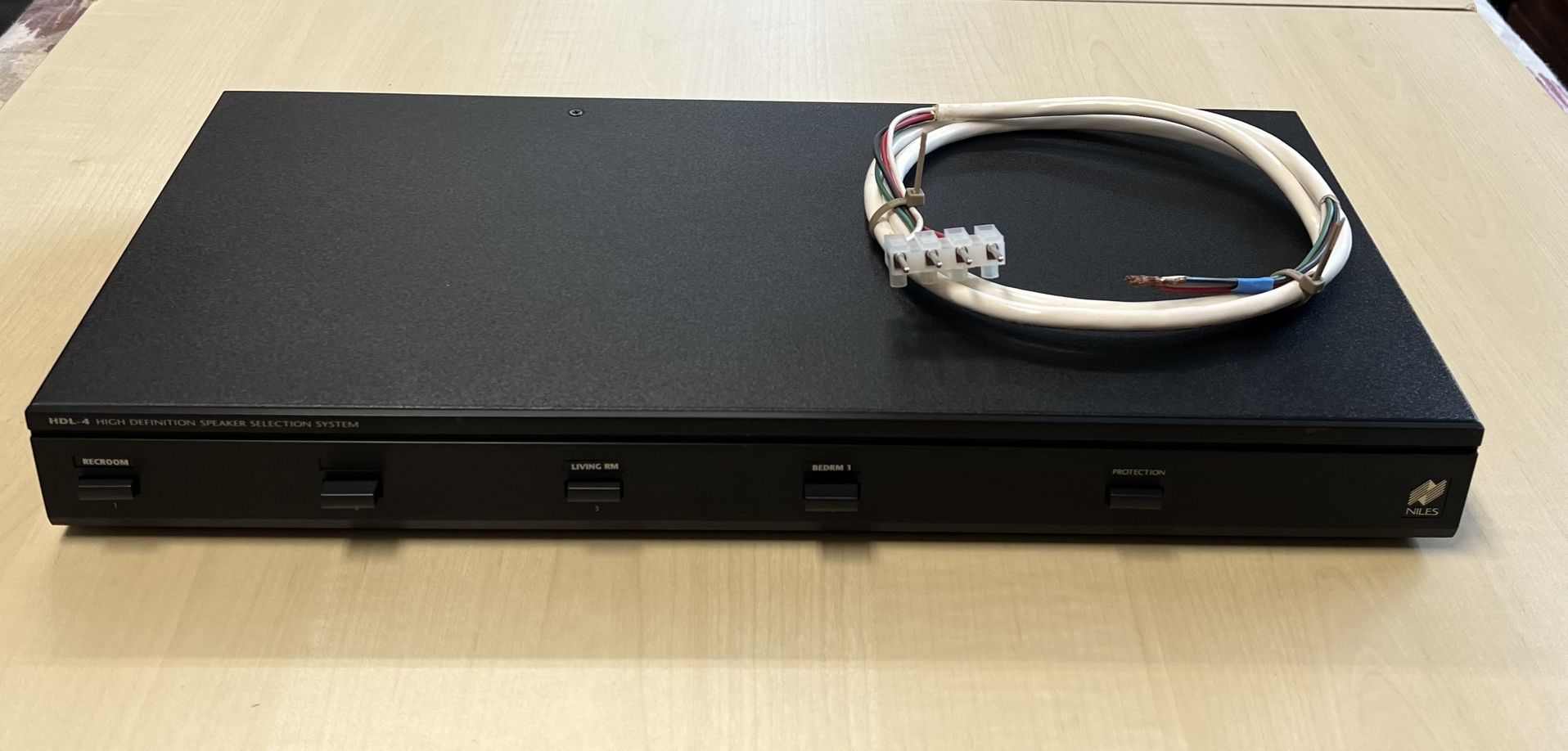 Niles HDL-4 High Definition Speaker Selection System