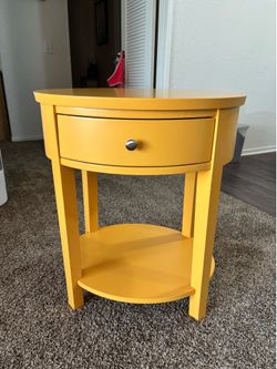 Side table/nightstand