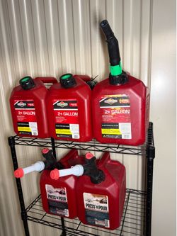 FOR SALE: 5 Gas Cans – Excellent Condition