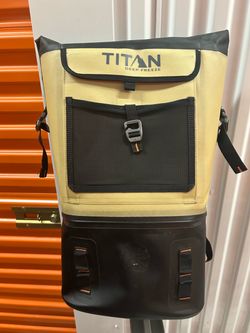 TITAN Deep Freeze Backpack cooler High Performance