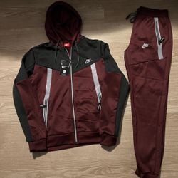 Burgundy Men Nike Sweatsuit Size Medium 