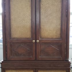 ARMOIRE