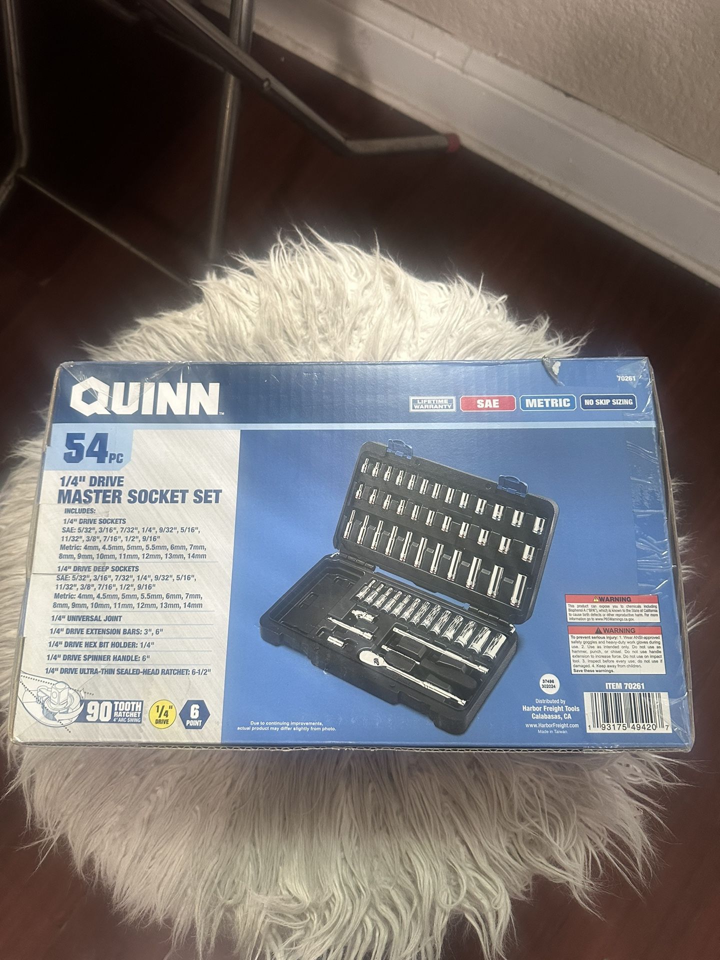 QUINN 1/4 in. Drive, SAE and Metric Master Socket Set, 54-Piece