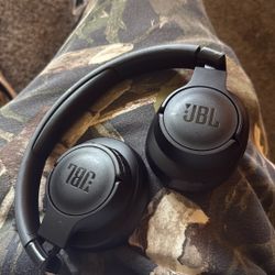JBL TUNE710 BT HeadPhones