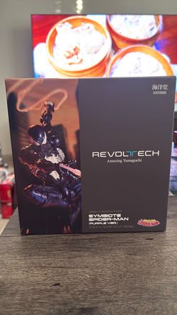 Revoltech Amazing Yamaguchi Symbiote Spider-Man Purple Ver.