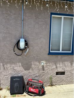 Tesla wall connector EV car charger outlet nema 1450 level 2
