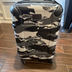 TUMI Carry On Spinner Suitcase Camo – Excellent Condition – $325