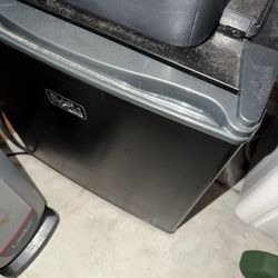 Black & Decker Mini Fridge