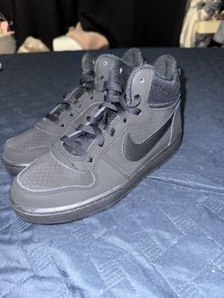 Nike Court Borough Mid