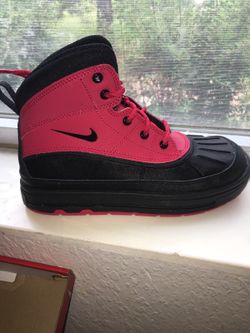 Nike shoe/boot