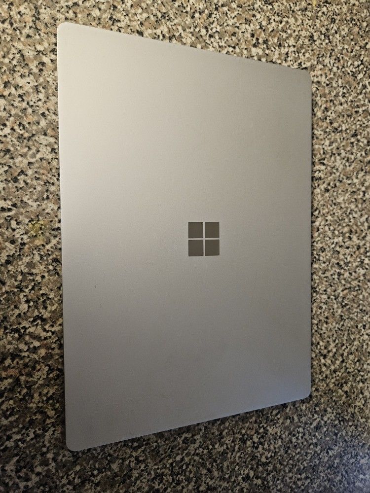 Microsoft Surface Laptop 13" Screen i7 Windows 10 Pro