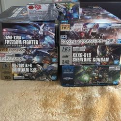 Gundam Figures 