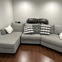 Raymour & Flanigan “Dane” Sectional Couch 