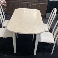 Dining Room Table and 4 Chairs For Sale . 