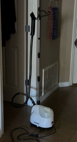 “Steam fast”   Clothes Steamer