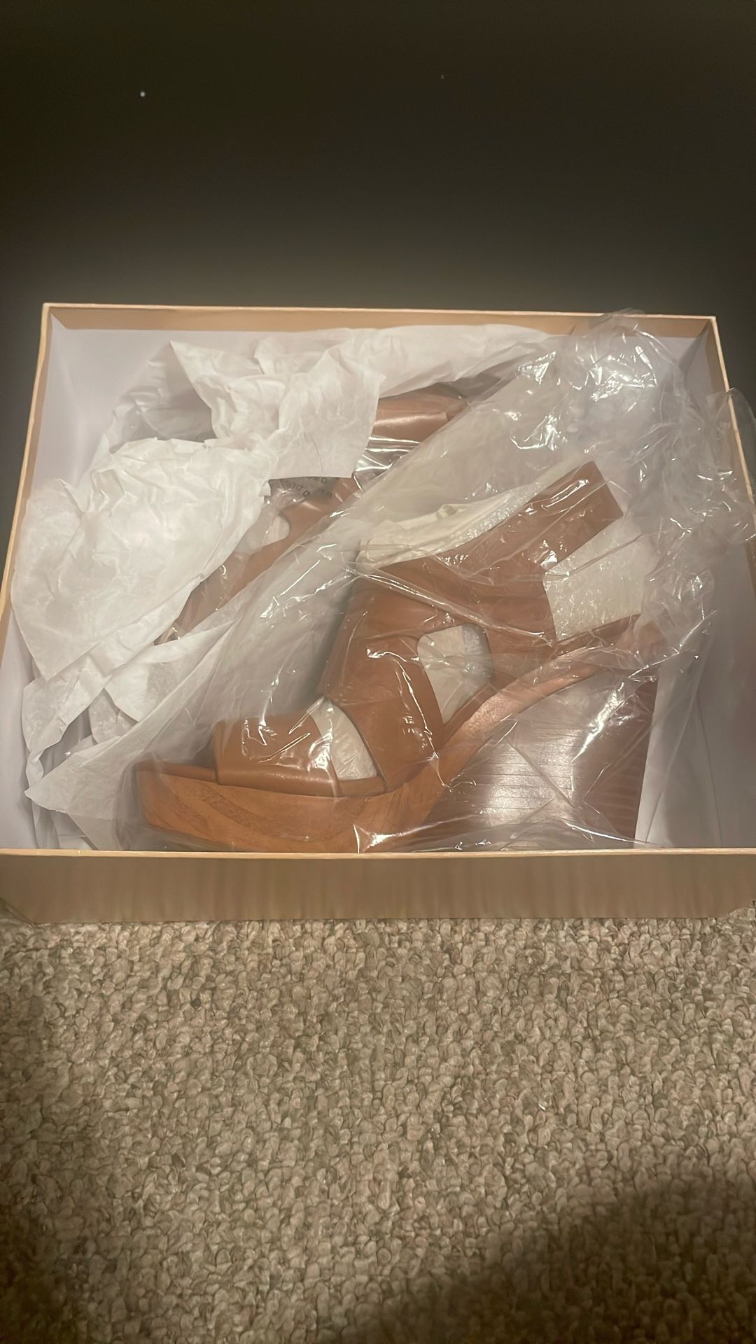 Michael Kors WS Carla Platform Wedge Size 9