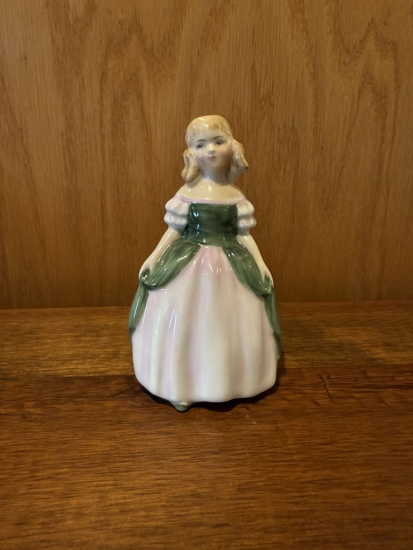 ROYAL DOULTON PENNY FIGURINE #2338 PINK-GREEN DRESS PEGGY DAVIES