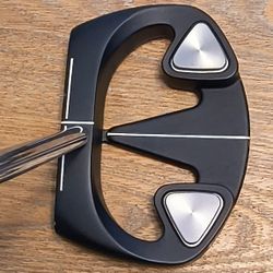 Nike OZ T130 Mallet Putter Right Hand 33". New Lamkin  Deep Cut Pistol Grip
This club is in very good condition. 
Includes the head cover.