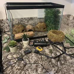 10 Gallon Tank and Reptile Hides 