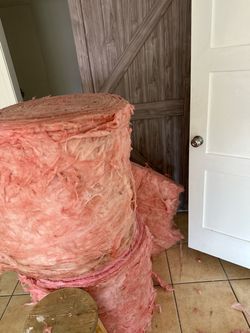 Pink Fiberglass Batt Insulation Roll