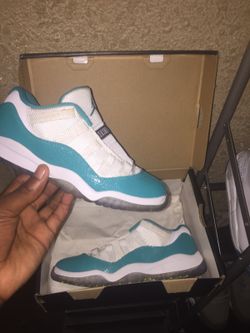 PS Aqua 11s sz 3y (no laces)