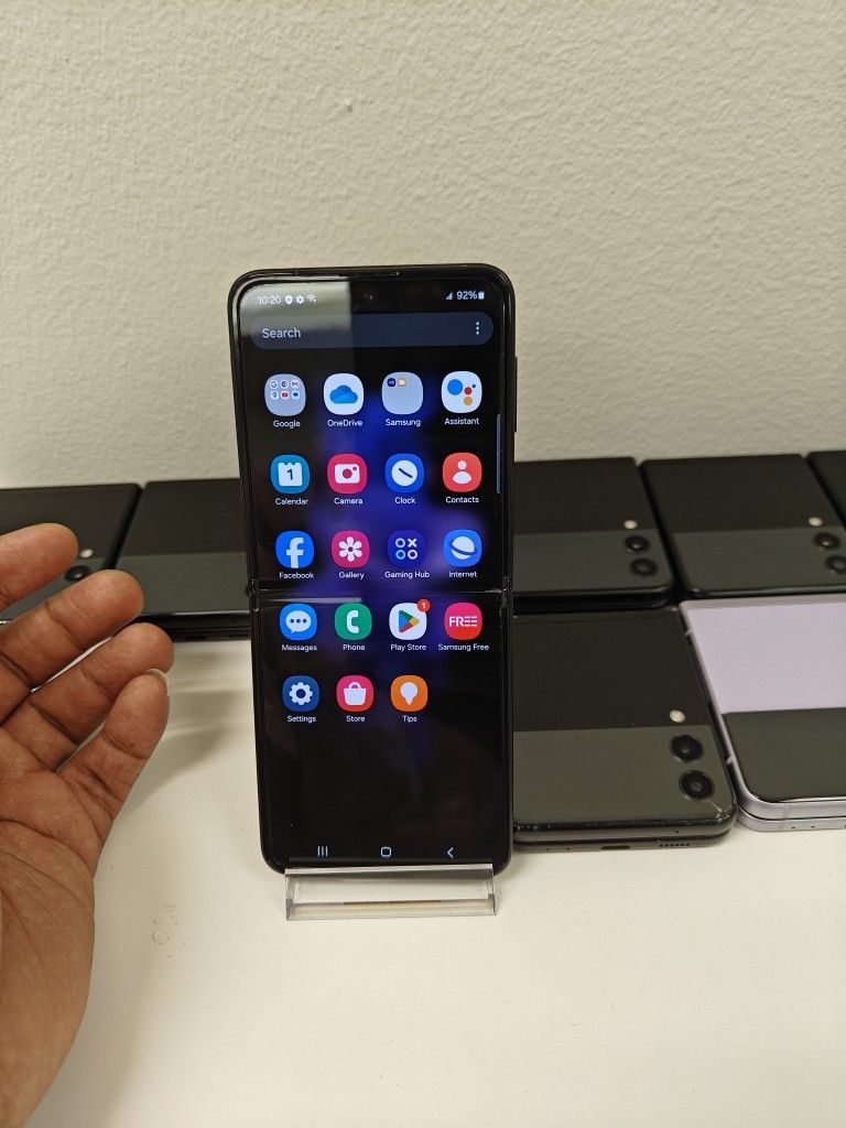 Samsung galaxy Z flip 3 unlocked
128gb+8gb RAM