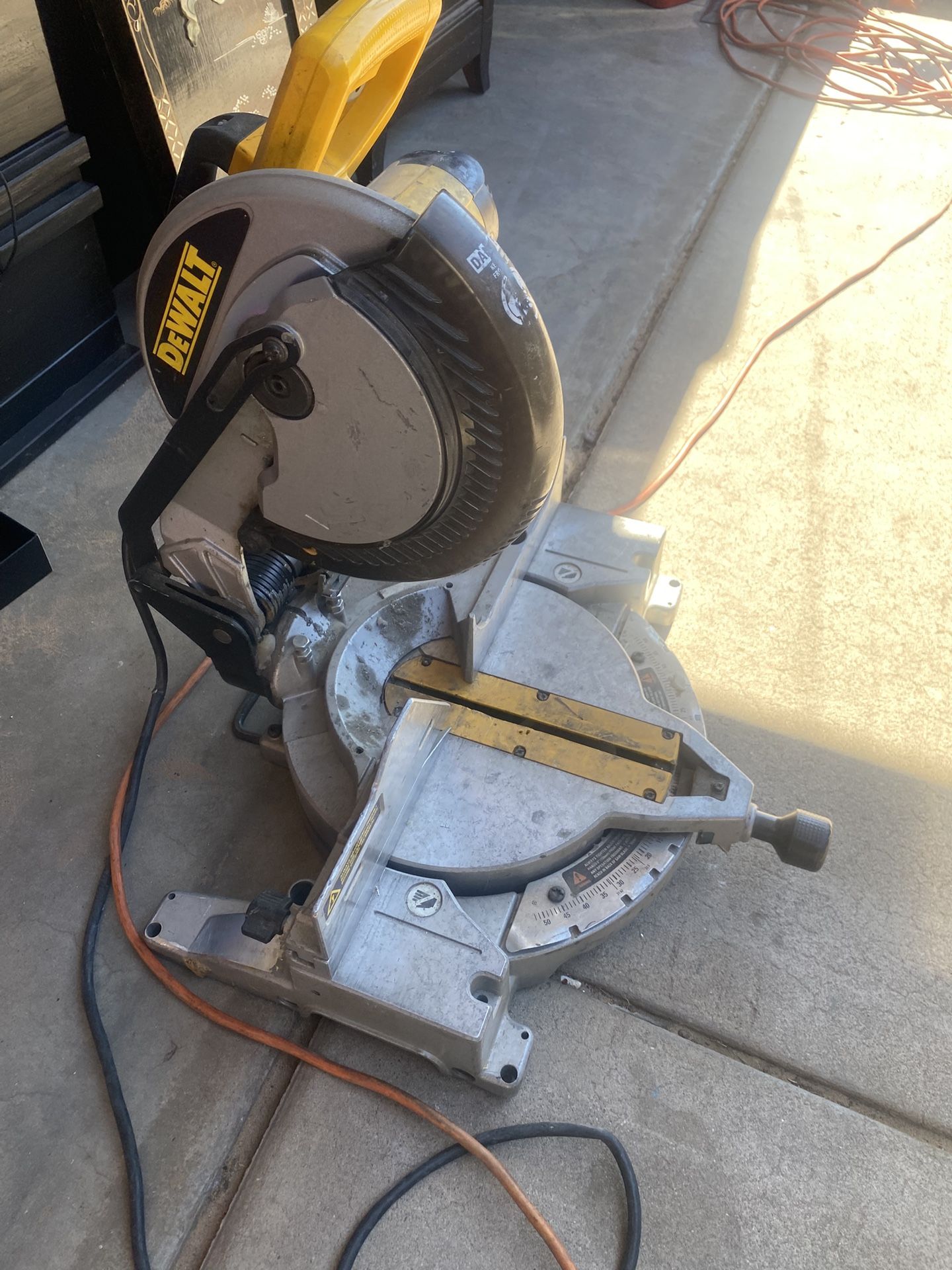 Dewalt Compound Miter Saw