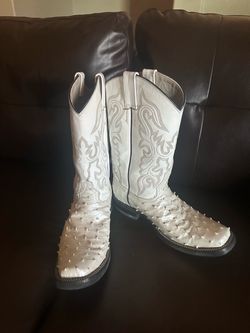 white cowboys boots