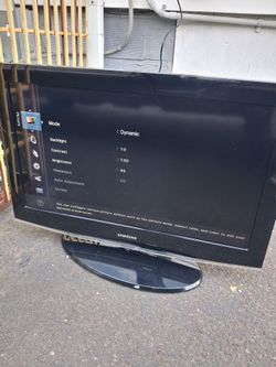 Samsung 32" HD LCD TV.      ***MAKE OFFER***$