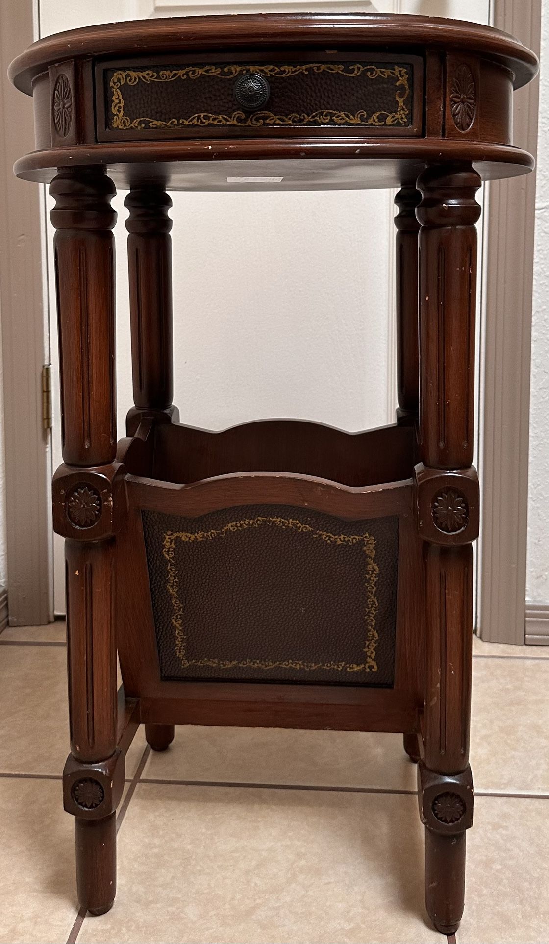 Accent Table/Side table