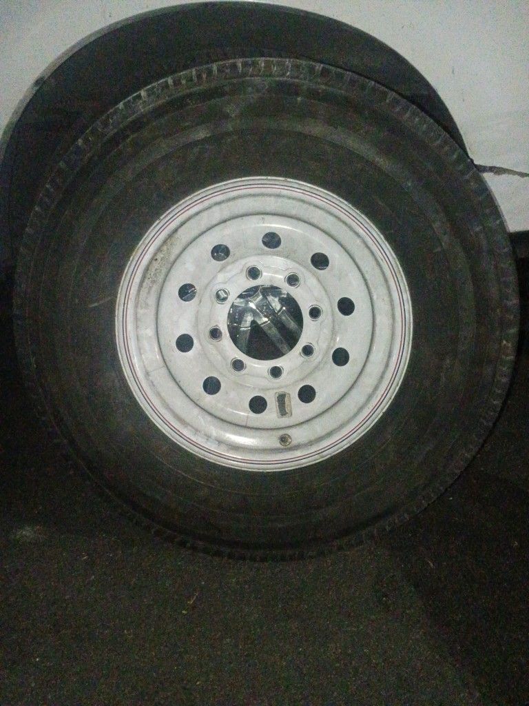 St235/80R16 Tire With Rim