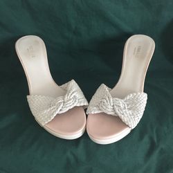 Size 37 (US 7) Versace white leather sandals