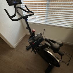  ECHELON CONNECT BIKE WITH 10" SCREEN EX-4S