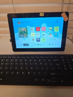 Kano computer kit and wireless keyboard