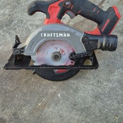 Craftsman V20 CMCS505 5-3/8-inch cordless circular saw. 