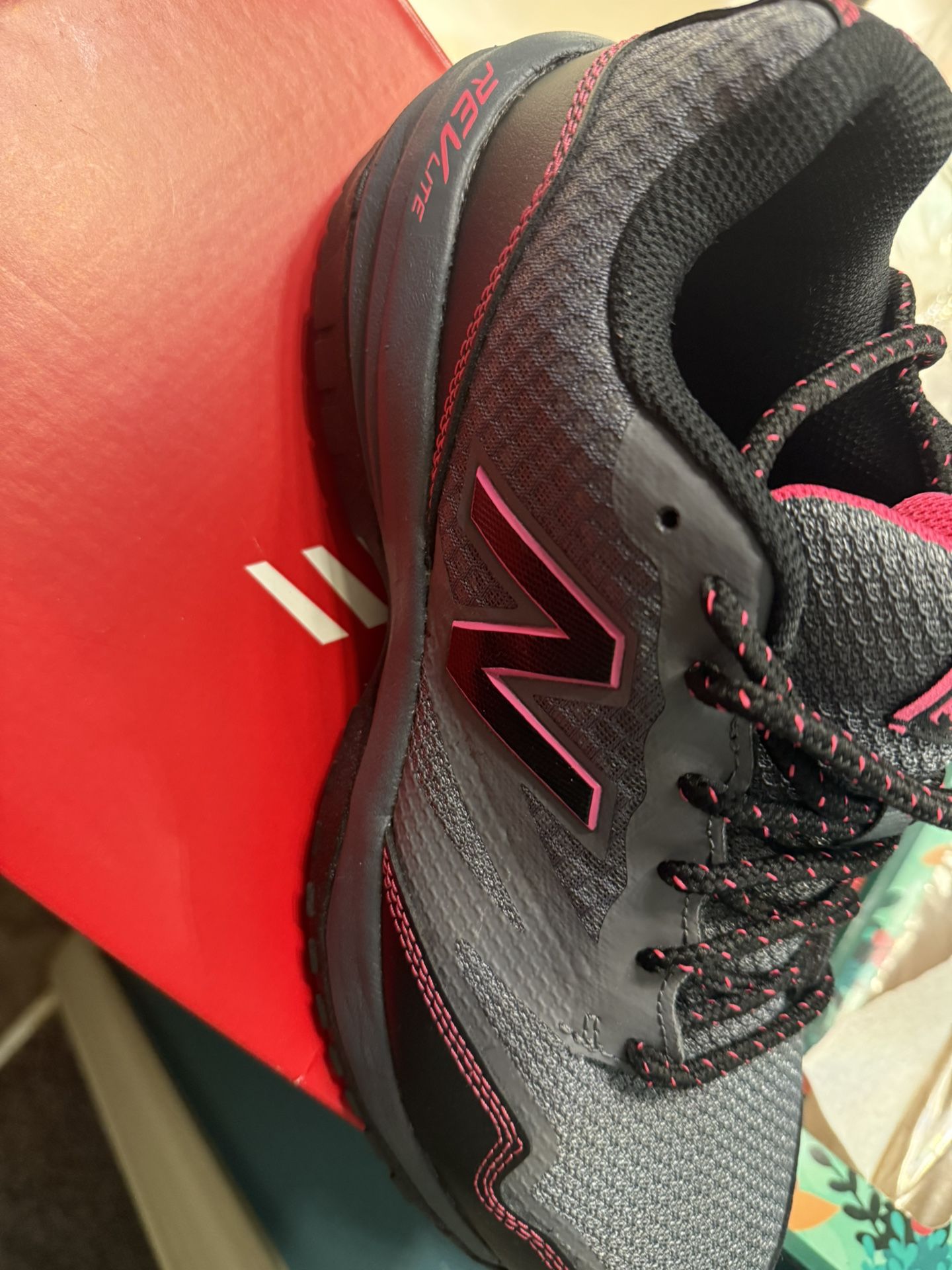 Steel toe brand new in box pink and grey new balance