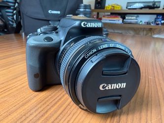 Canon EOS Rebel SL1 Bundle • 3 Lenses Included • Excellent Condition