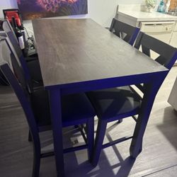 4-seat dining room