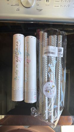 Gender reveal confetti poppers