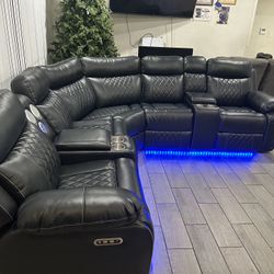 Brand New Plush Modern LED Leather Reclining Sectional W/speakers 