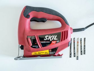 SKIL 4380 Jigsaw + Case + 5 Blades