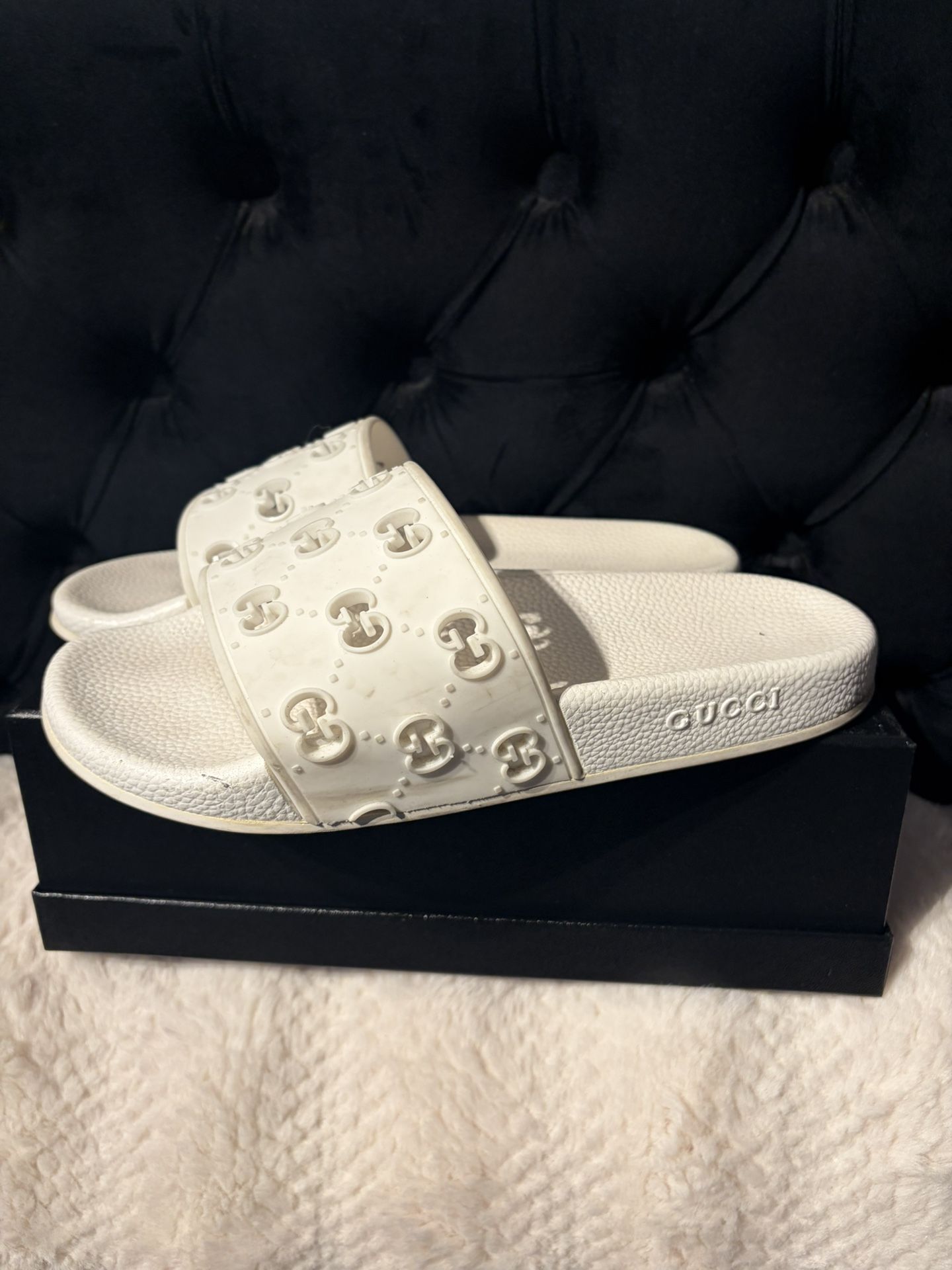 GUCCI White Slides 9
