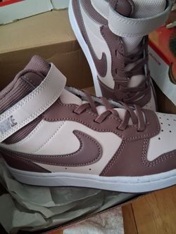 Nike Court Borough size 3y