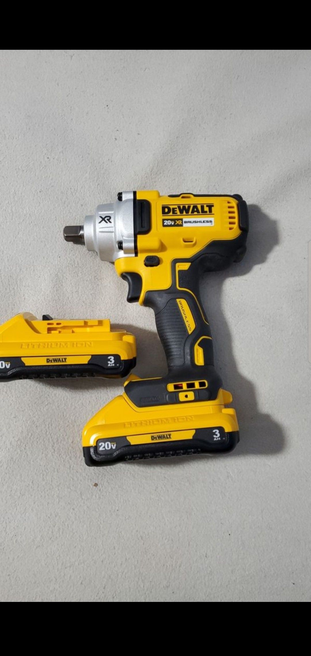 Dewalt 20V Max XR Brushless 1/2in Impact Wrench. With 2 new 3ah batteries.
