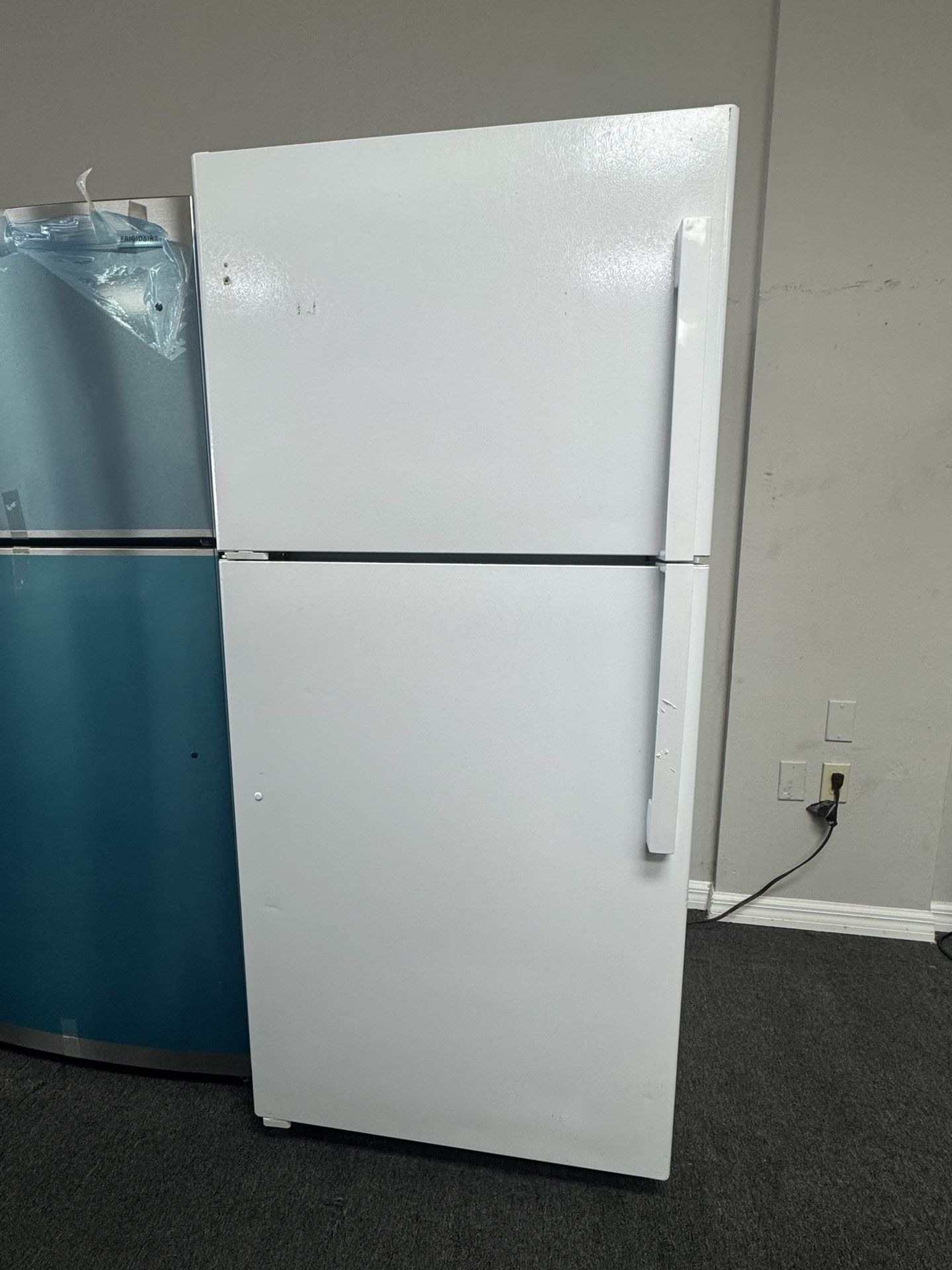 Refrigerator Top Freezer