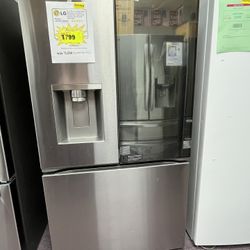 Refrigerator, 36’ French Door LG Fridge With Water/Ice 