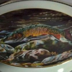 VINTAGE COLLECTIBLE PORCELAIN PLATE 7" 