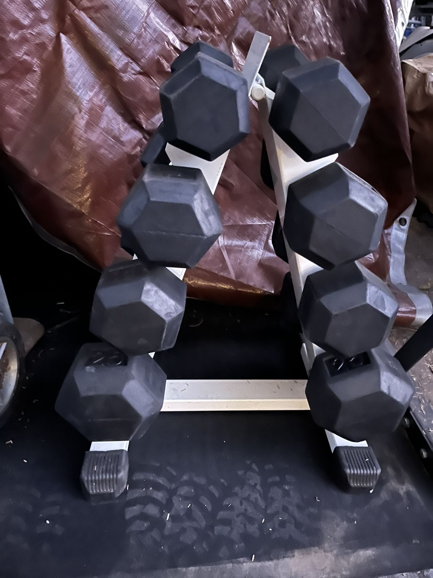 8-25lb Hex Rubber Dumbbell Set With Rack