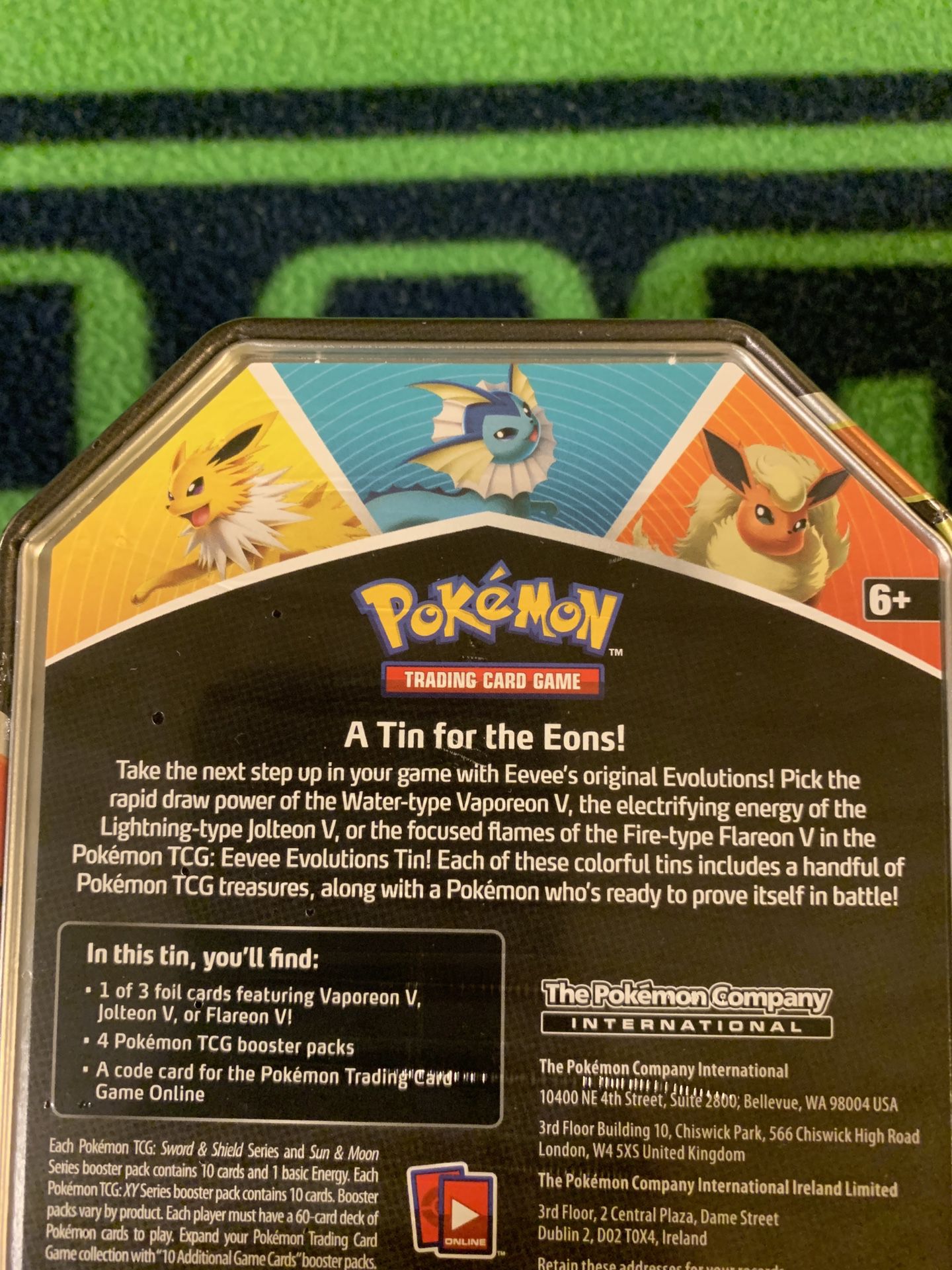 Pokémon TCG: Eevee Evolutions Tin (Vaporeon V)