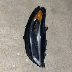 Ford Fusion 2018 Right Side Headlight Oem